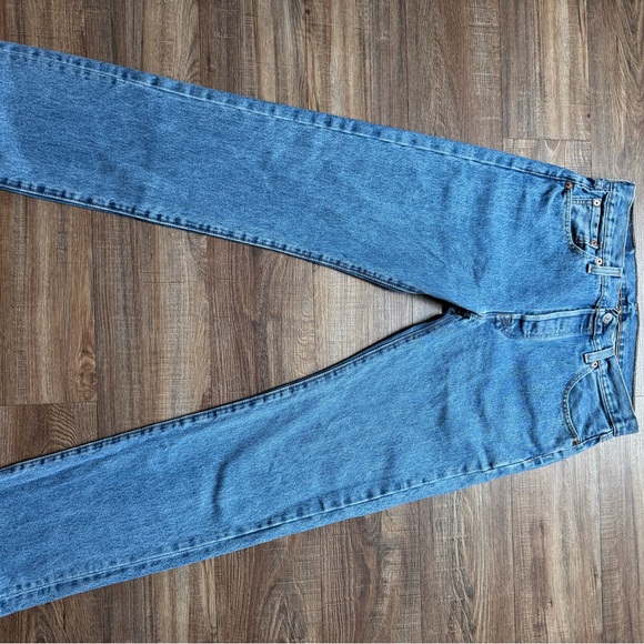 Levi's Blue Denim Jeans with Classic Label - Picture 1 of 5